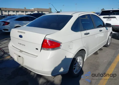 2011 Ford Focus Se z USA, uszkodzony, nr VIN 1FAHP3FN4BW180916
